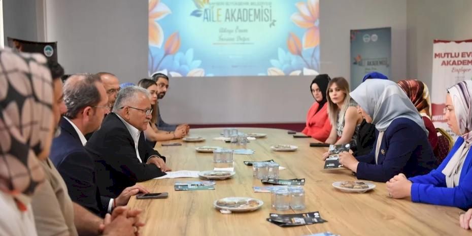 Kayseri Büyükşehir'den 5 binden fazla aileye danışmanlık