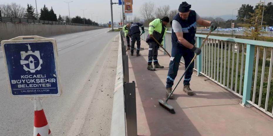 Kocaeli Büyükşehir’den bayram öncesi temizlik seferberliği