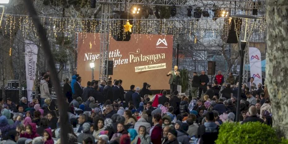 Mersin Mut’ta iftar sofrasında halk bir araya geldi