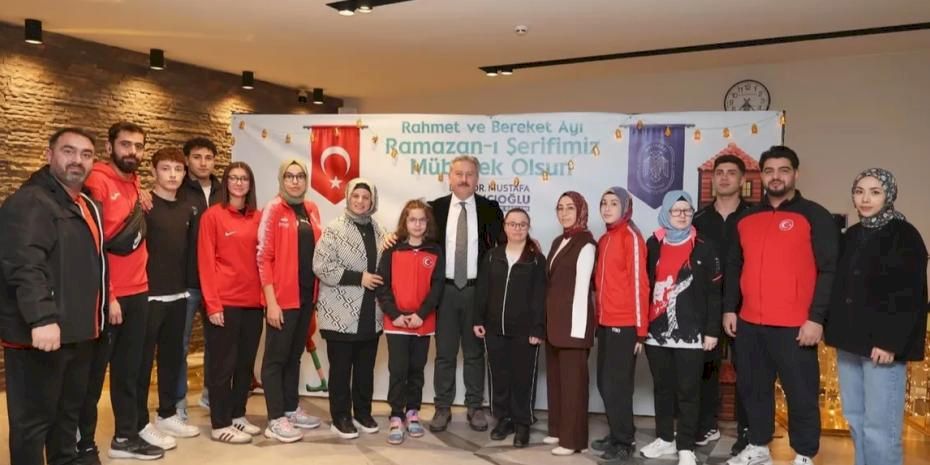 Akıl Küpü'nde iftar buluşması