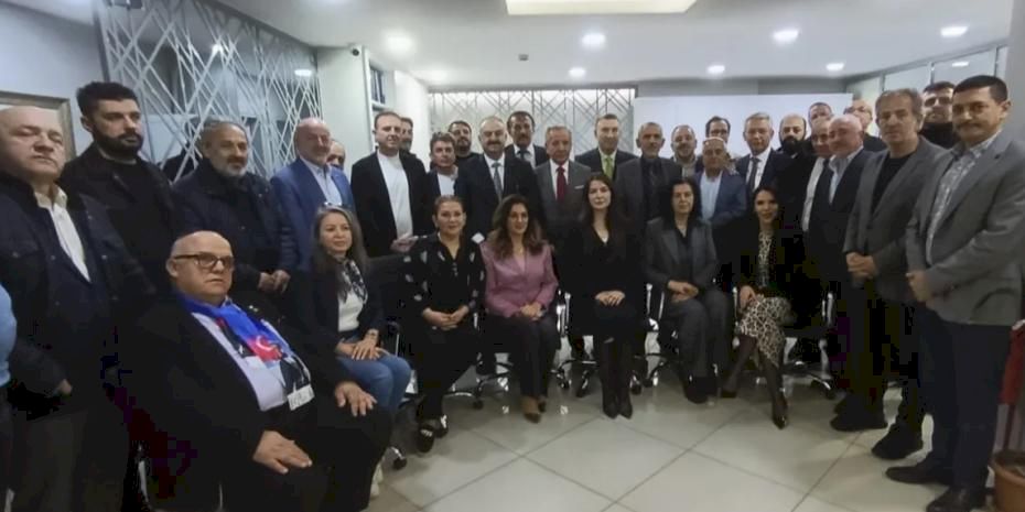 Uluslararası Esnaf Birliği'nde kurucu genel başkan güven tazeledi