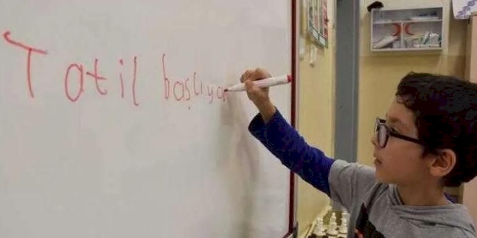 18 milyon öğrenci ara tatile çıkıyor... Tatil kitapları erişime açıldı