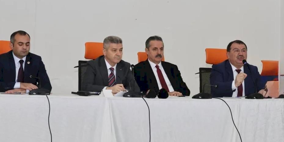 Artvin Valisi Ergün, Şavşatlı muhtarların sorunlarını dinledi