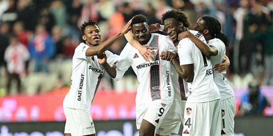 Hesap.com Antalyaspor 1-4 Gaziantep FK (Maç Sonucu)