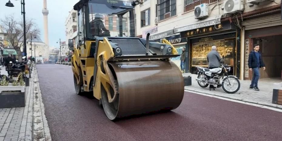 Şanlıurfa caddelerine renkli asfalt