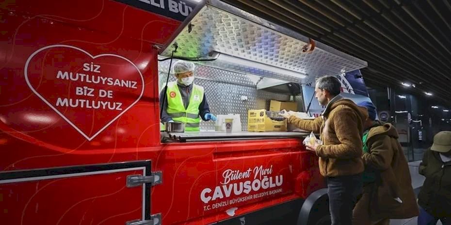 Denizli Büyükşehir’den otogarda sahur ikramı