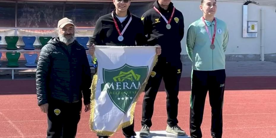 Konya Meramlı sporculardan okçuluk turnuvasında çifte başarı