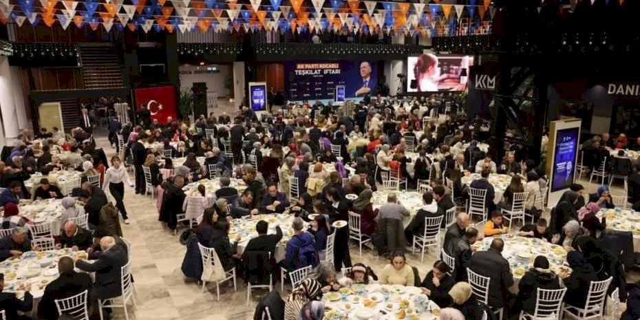 Kocaeli il iftarına binlerce kişi katıldı