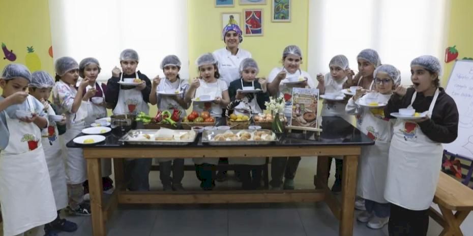 Mersin’de çocuklar mutfakta öğreniyor