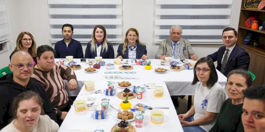 Bakırköy'de Engelsiz Yaşamevi'nde iftar buluşması