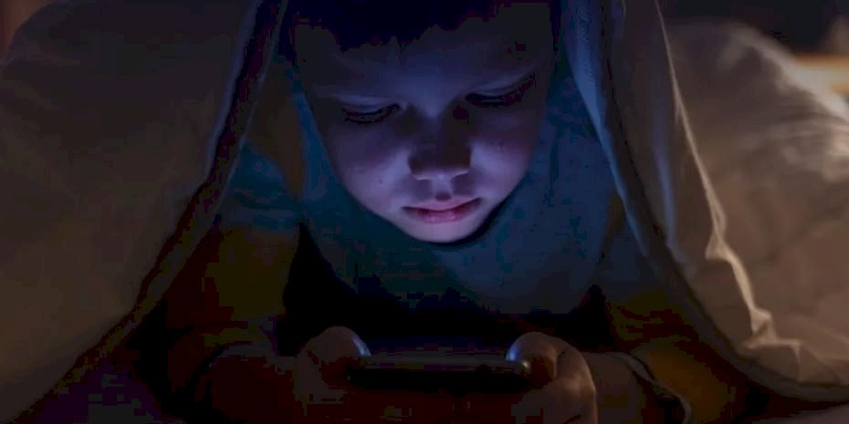 Aile'den çocukları siber zorbalığa karşı koruyacak yeni uygulama