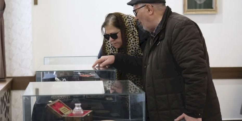 Kutsal Emanetler Bedesten'de