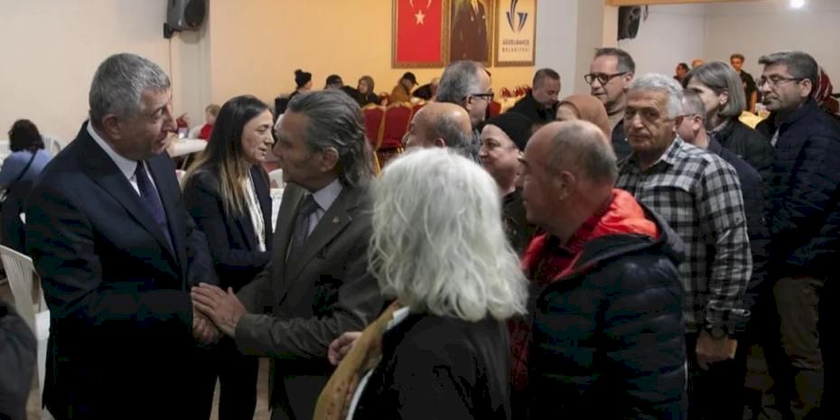 İzmir Güzelbahçe iftar sonrası bayramlaştı