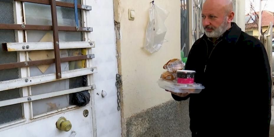 Kayseri Kocasinan'dan vatandaşlara sıcak yemek hizmeti