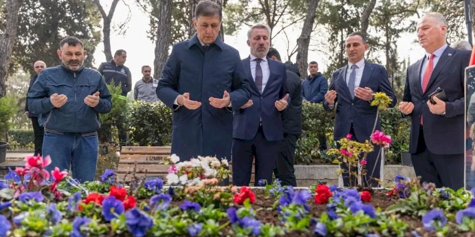 İzmir Kadifekale’de şehitler dualarla anıldı