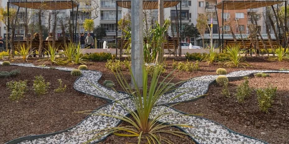 İzmir'de atıl alanlar parka dönüşüyor