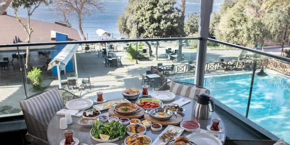 Antalya Muratpaşa'da sosyal tesisler bayramın ilk günü kapalı