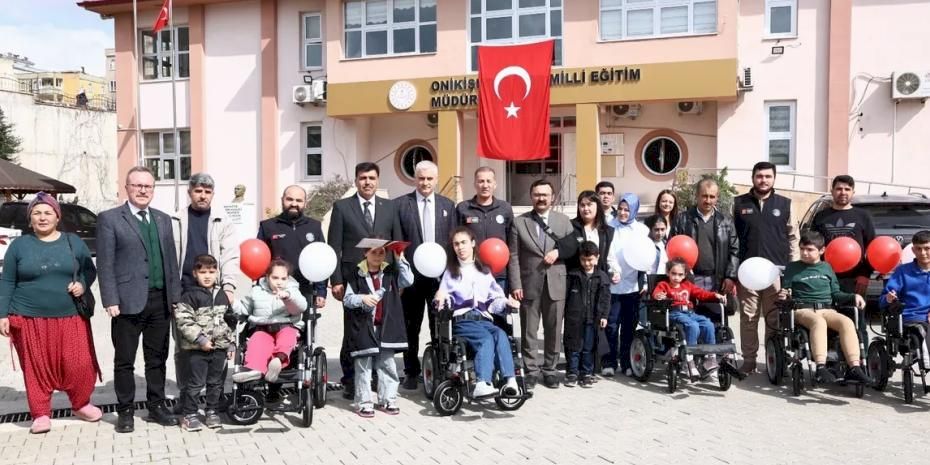 Kahramanmaraş'ta hayırsever polis memurundan özel öğrencilere anlamlı destek