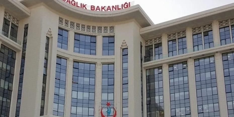 381 bin sağlık çalışanı bayram boyunca görev başında