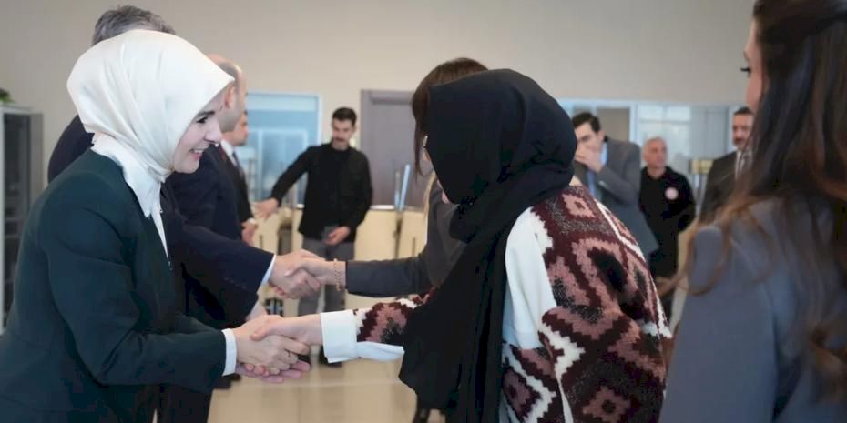 Bakan Göktaş, personeli ile bayramlaştı