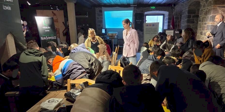 Yeşilay İzmir’den koruma altındaki çocuklara dijital bağımlılık eğitimi