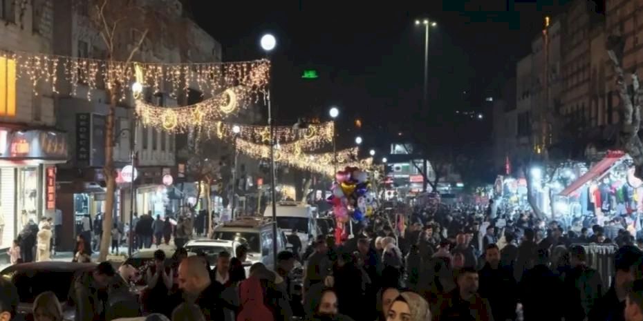 Divanyolu ışıl ışıl parlıyor