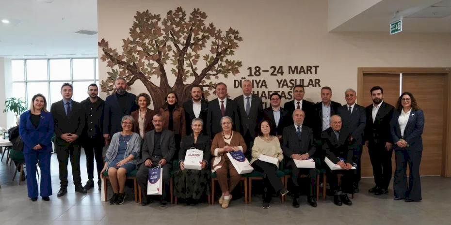 İBB Huzurevi'nde duygusal bayramlaşma