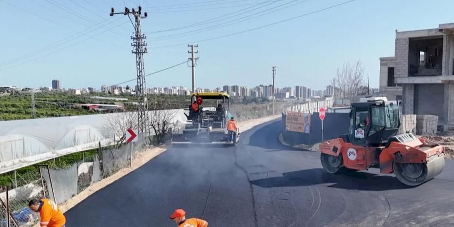 Mersin Büyükşehir’den Mezitli’de sıcak asfalt atağı