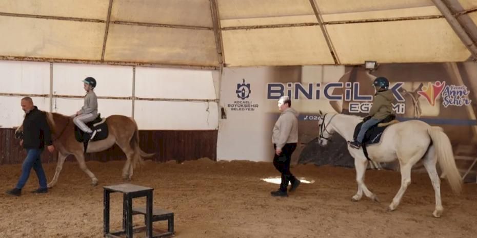 Kocaeli'de 230 çocuk binicilikle tanıştı
