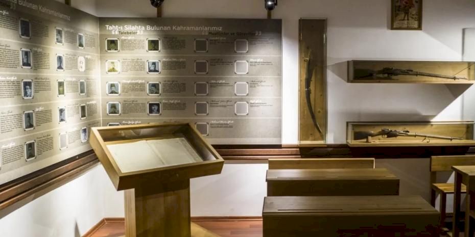 Kastamonu'da bir lisenin hüzünlü gururu... O hatıralar sınıftaki müzede yaşatılıyor