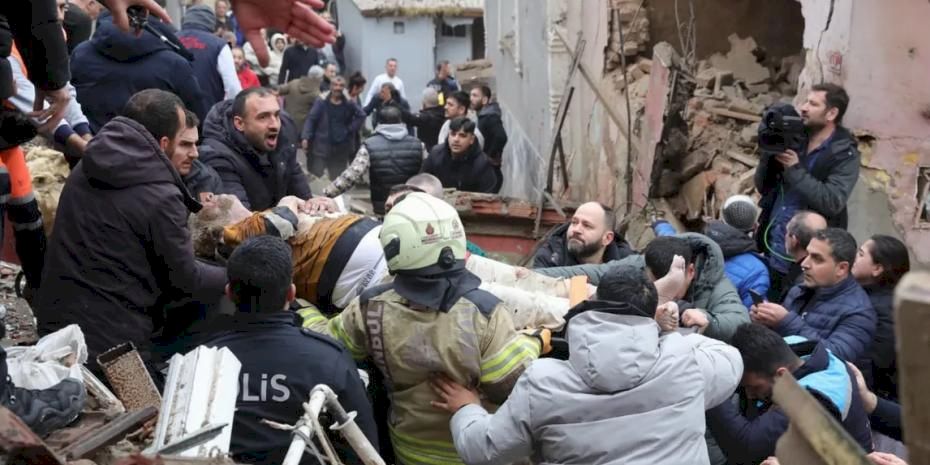 Fatih’te son durum: 1 Ölü, 10 yaralı!