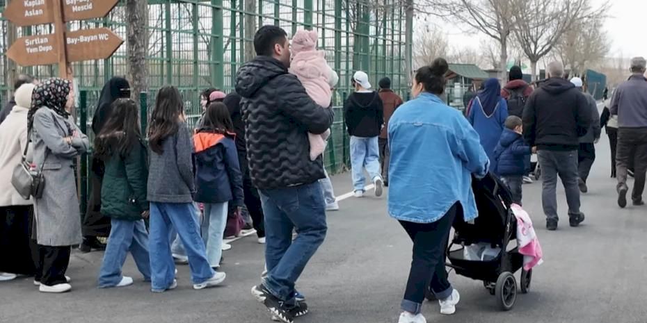 Kayseri'de hayvanat bahçesinde bayram yoğunluğu