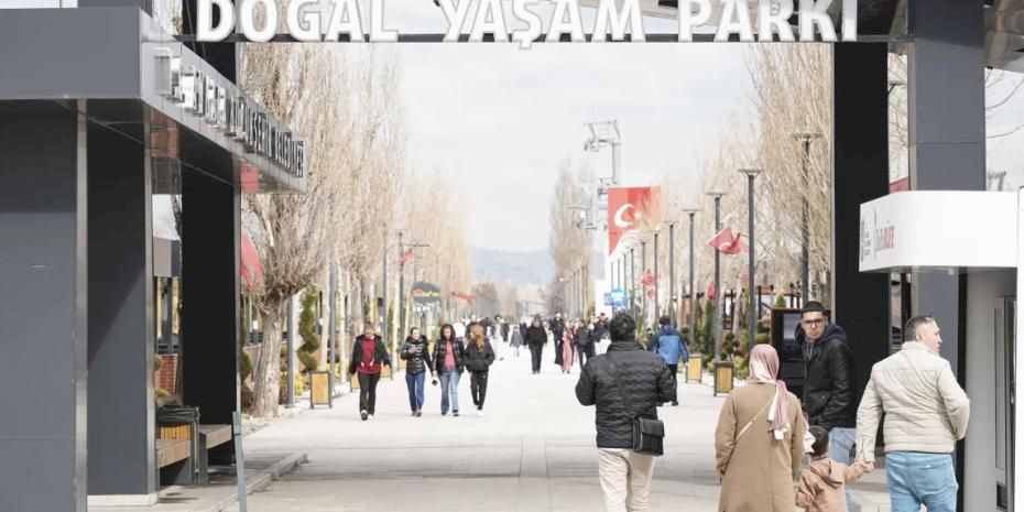 Başkentliler bayramı Büyükşehir’in parklarında kutladı