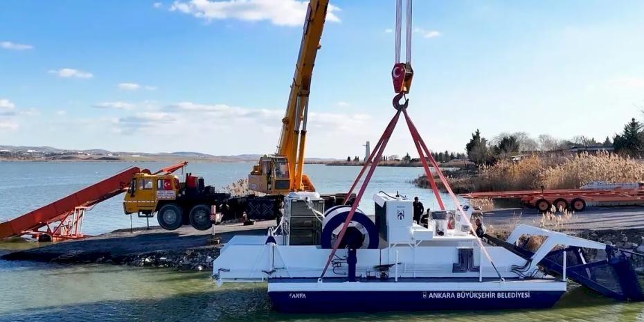 Başkent'in göletlerinde temizlik ve bakım sürüyor