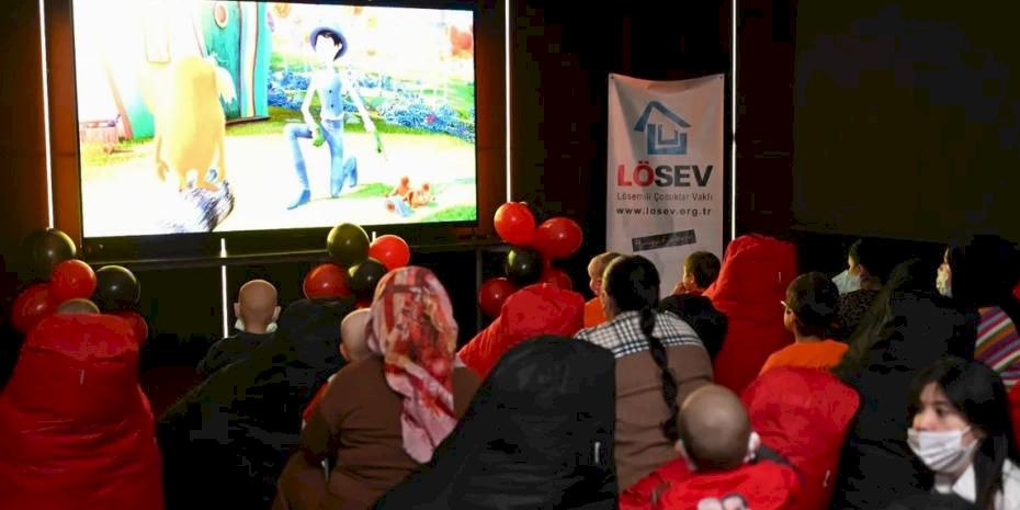 TCL Electronics Türkiye’den LÖSEV’li çocuklara özel sinema odası