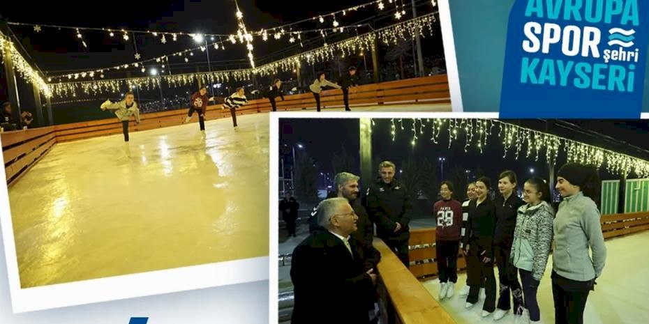 Kayseri’de Açık Hava Buz Pateni Pisti bayramda ilgi odağı oldu