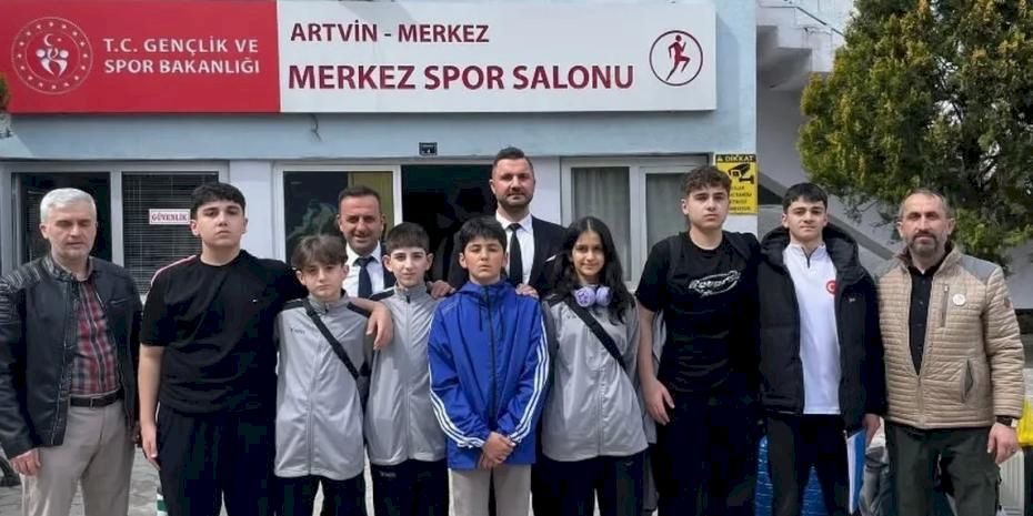 Artvinli taekwondocular madalya için Antalya’ya gitti