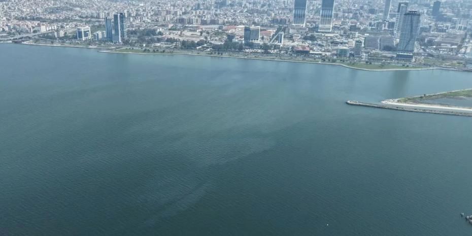İzmir Körfezi’nde dış kaynaklı kirlilik sürüyor