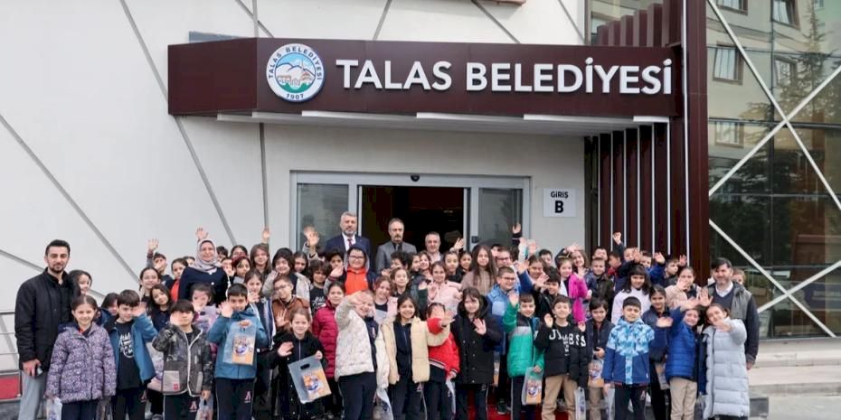 Kayseri Talaslı miniklere Başkan Amca'dan yerel yönetim dersi