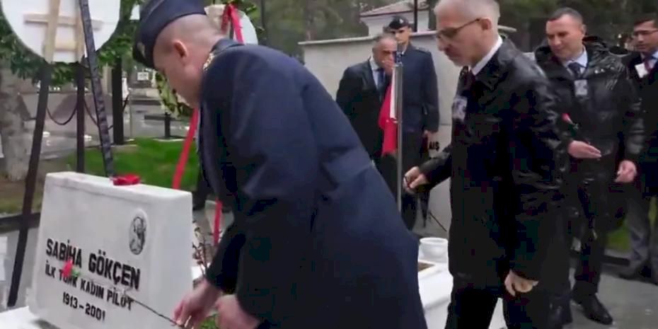 Sabiha Gökçen vefatının 25. yılında anıldı