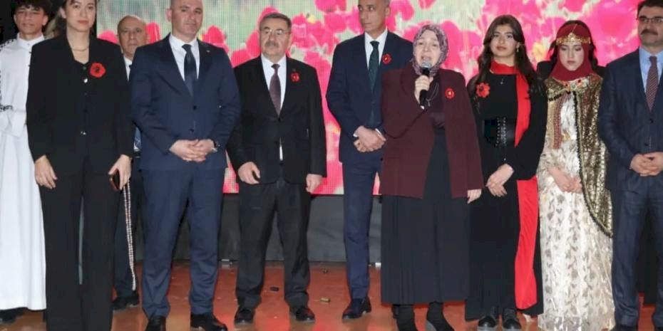 Ankara'da lise öğrencileri Çanakkale ruhunu sahneye taşıdı
