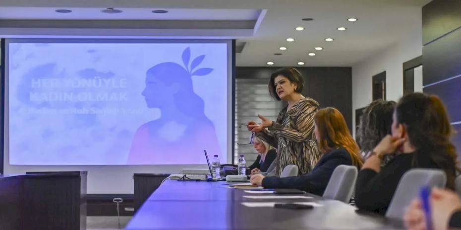 Antalya Muratpaşa'da kadın personellere hak eğitimi