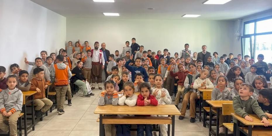 Malatya’da Şehir Tiyatro ekibi öğrencilerle buluştu