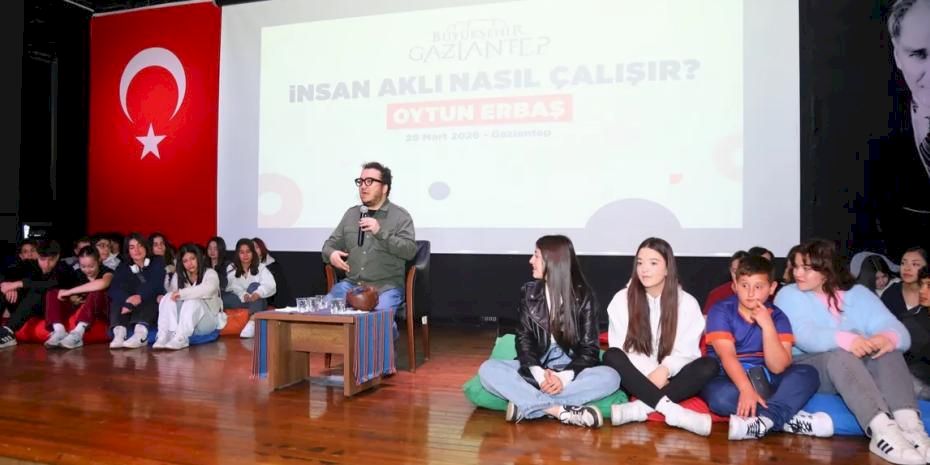 Gaziantep’te “İnsan Aklının Sırları” söyleşisi yoğun ilgi gördü