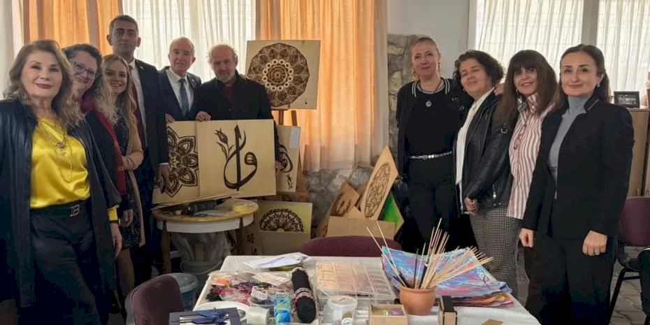 İzmir Narlıdere’de bilge çınarlarla gönül köprüsü