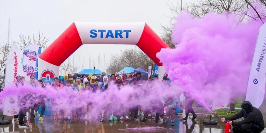 İstanbul Maltepe’de epilepsi farkındalığı için mor koşu