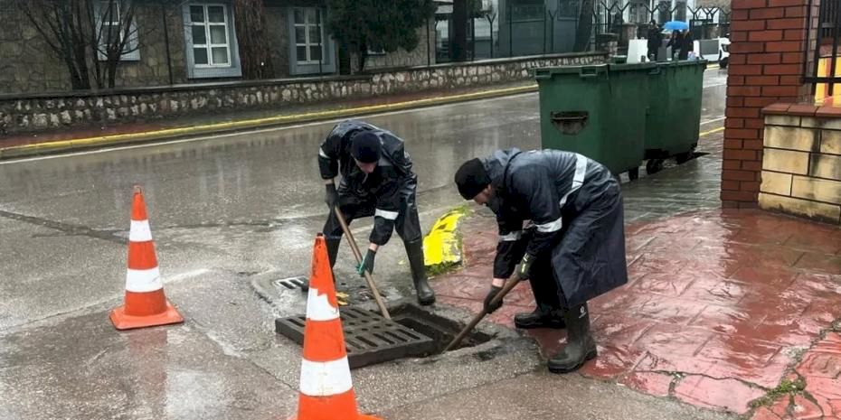 Kocaeli'de ekipler su baskını ve taşkın riskine karşı sahada