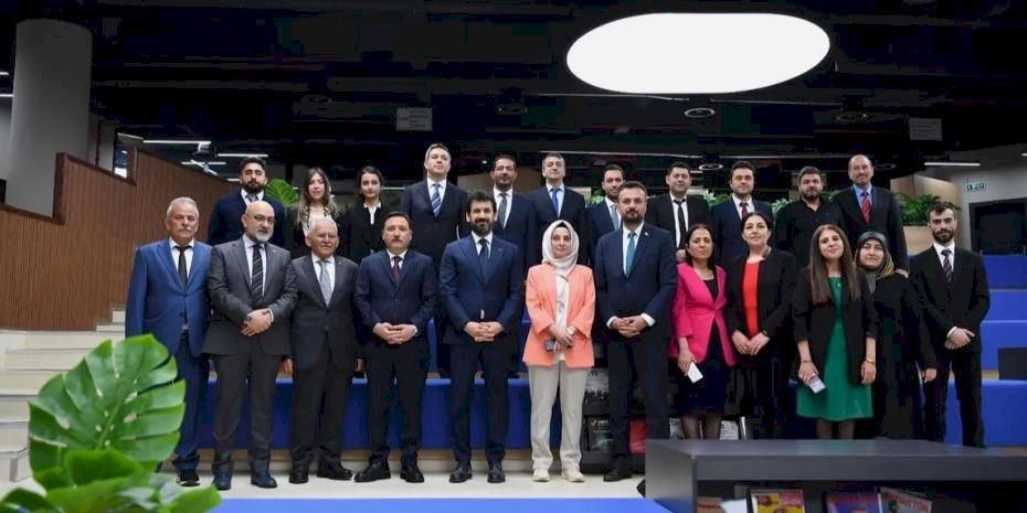 Memduh Büyükkılıç gençlerle buluştu