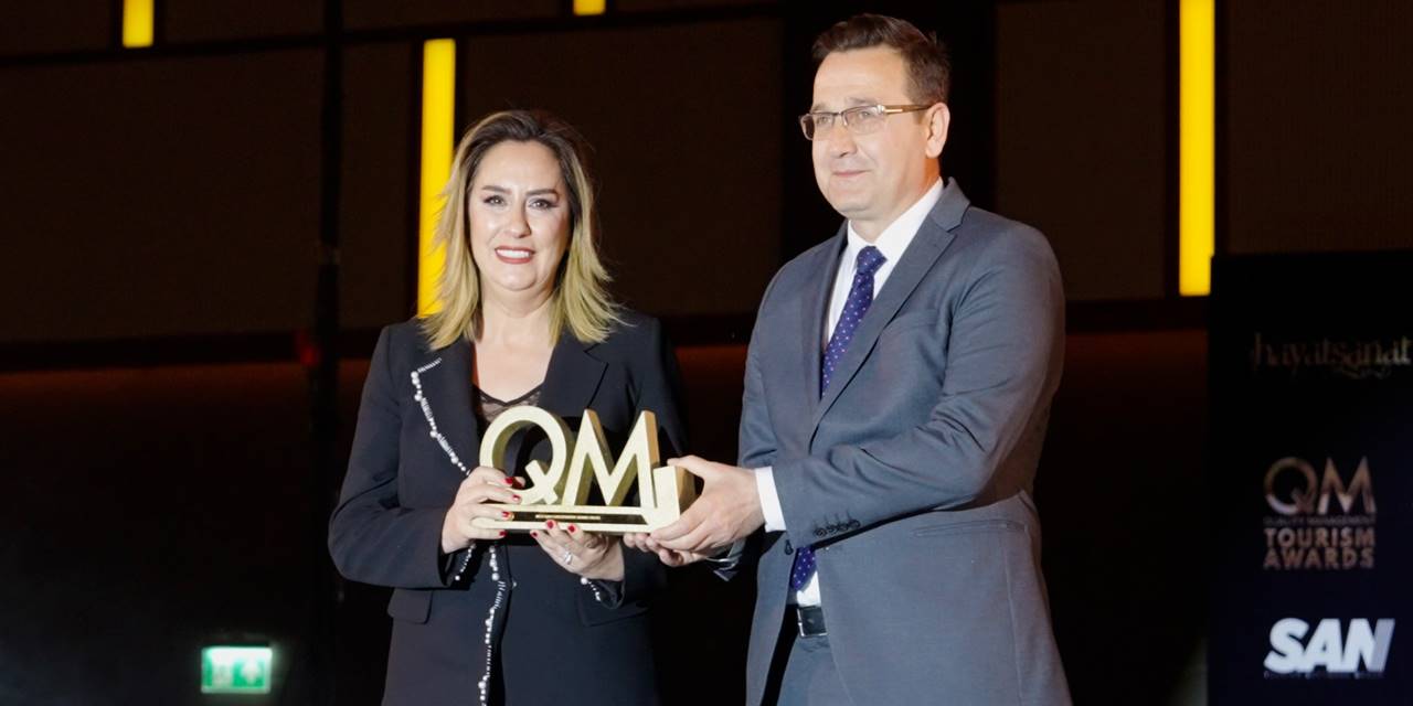 Bera Alanya'ya 'Türkiye'nin En İyi Muhafazakâr Aile Oteli' Ödülü