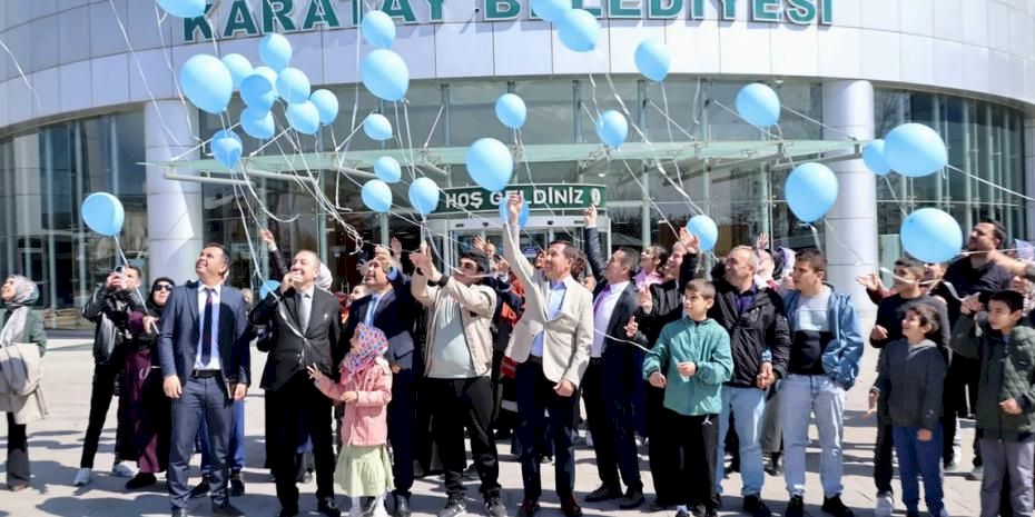 Konya Karatay’da mavi balonlar gökyüzüne bırakıldı